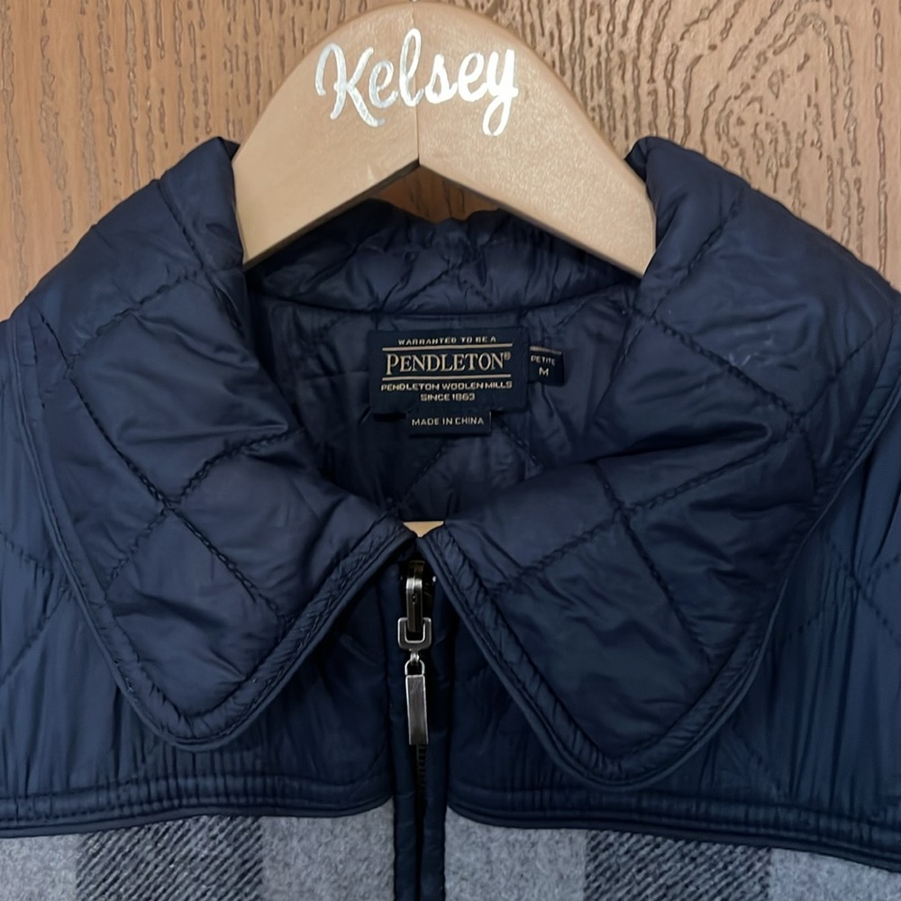 Women’s Medium Fitted Pendleton Vest - image 2